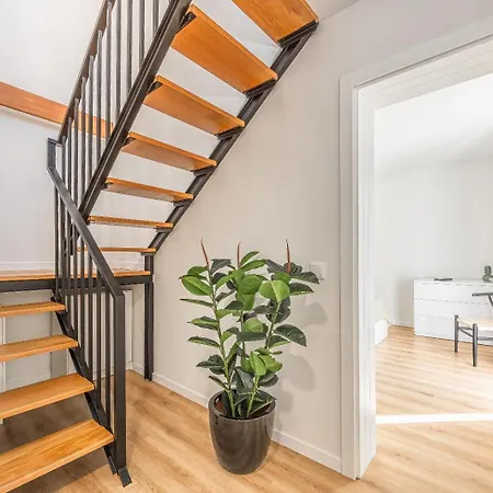 Sun House Ab * 칼례타