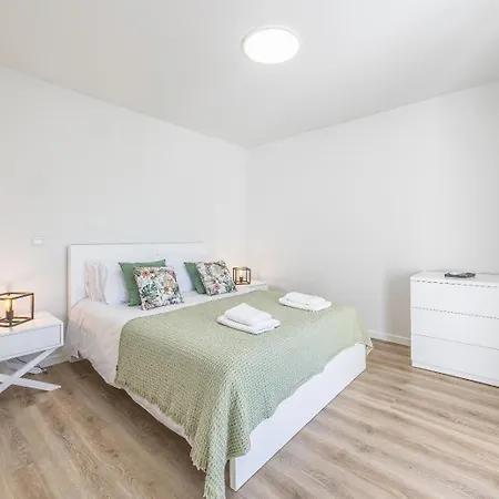 Sun House Ab Villa Calheta (Madeira)