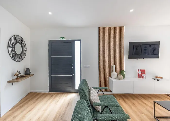 Sun House Ab *